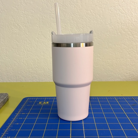 Stanley Tumbler, light pink, 20 oz, with straw - Picture 2 of 5